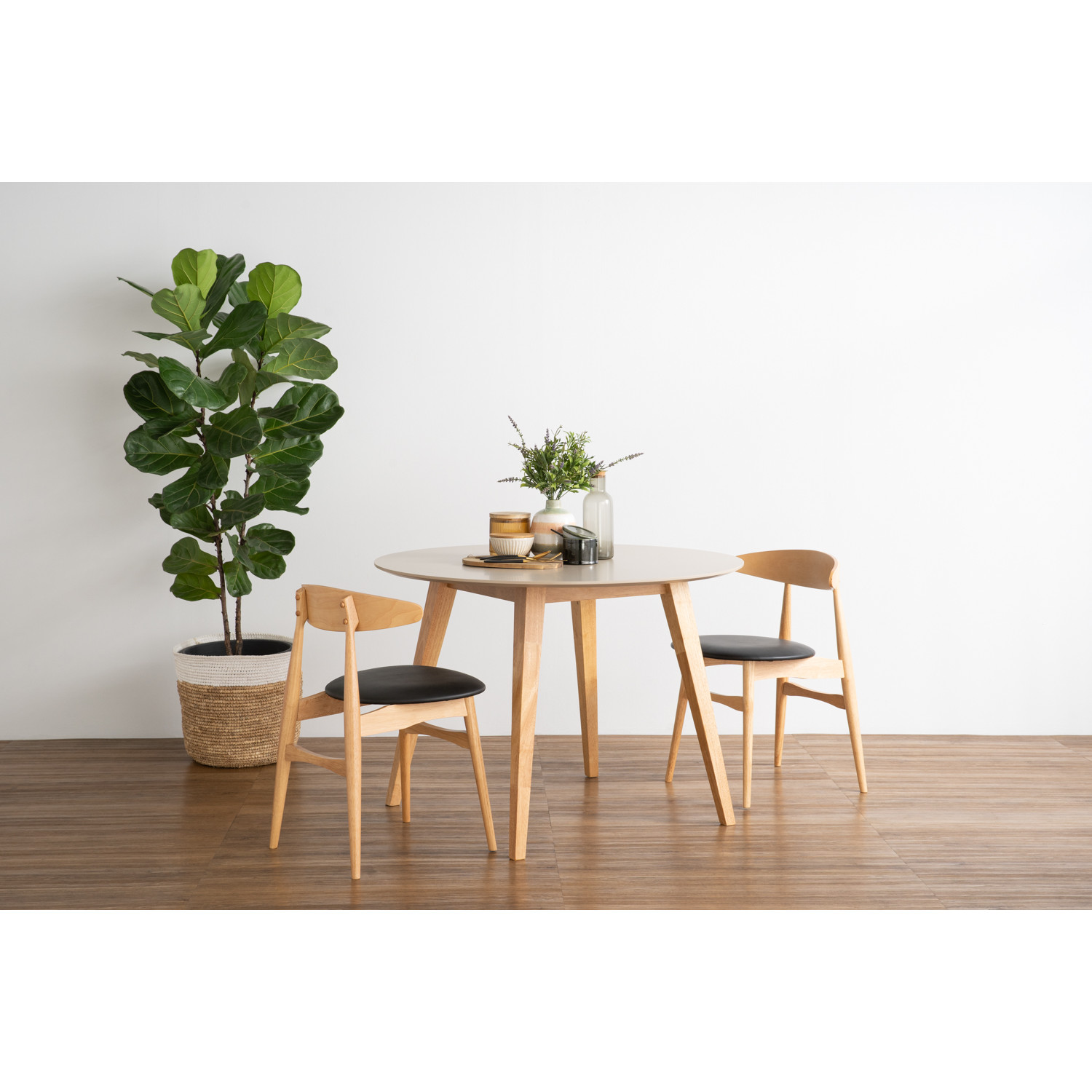 1439289/241322 1+4 PLATON ROUND DINING TABLE WITH TELYN DINING CHAIR 1439289/241322 1+4 PLATON ROUND DINING TABLE WITH TELYN DINING CHAIR