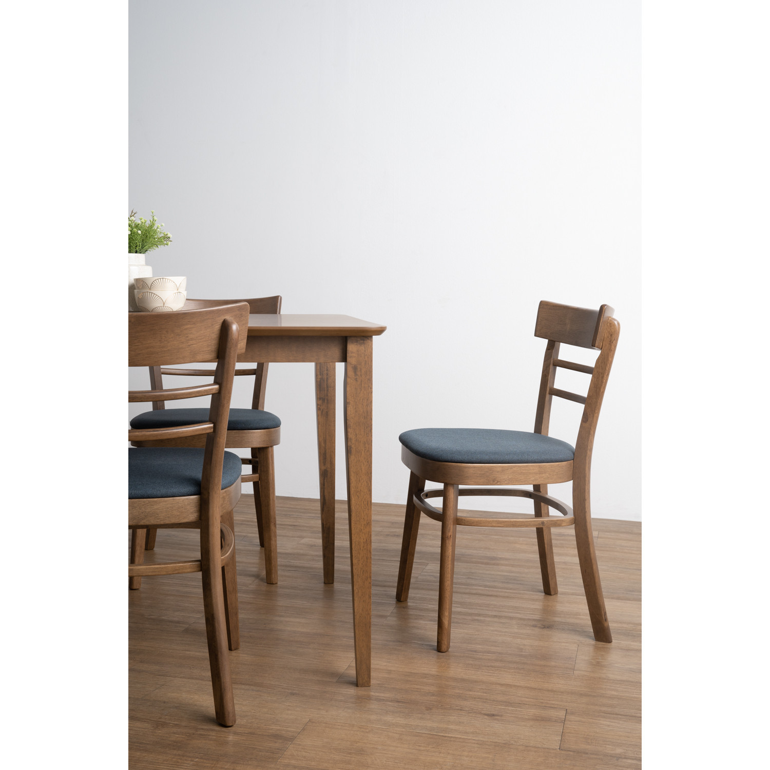 144043/241401 1+6 CHARMANT DINING TABLE WITH NAMID DINING CHAIR 144043/241401 1+6 CHARMANT DINING TABLE WITH NAMID DINING CHAIR