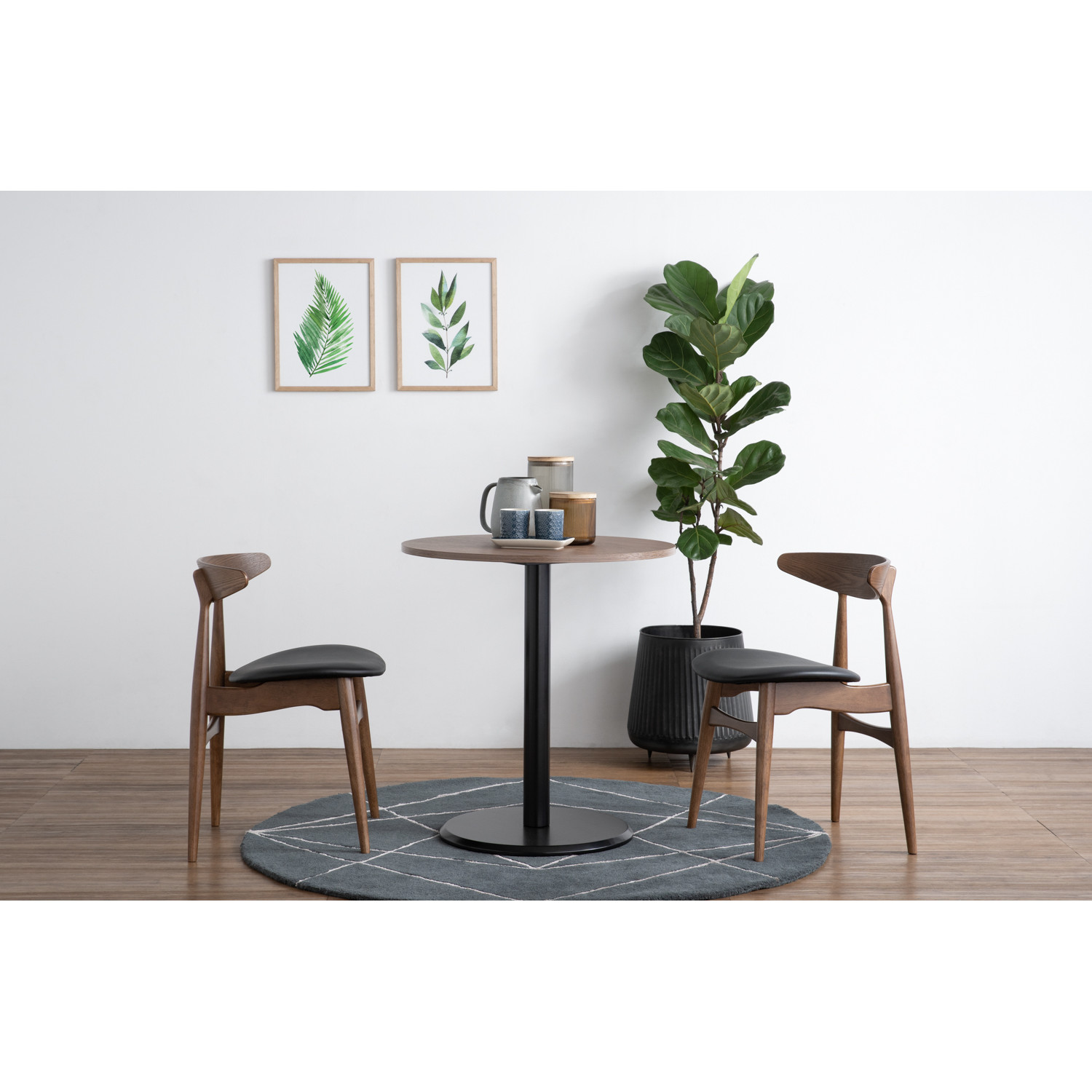 142008/241575 1+2 RUNDA ROUND DINING TABLE WITH TRICIA DINING CHAIR 142008/241575 1+2 RUNDA ROUND DINING TABLE WITH TRICIA DINING CHAIR