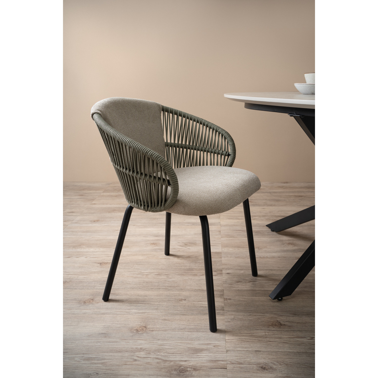 146150/241635 1+4 KARO DINING TABLE WITH ATLAS DINING CHAIR 146150/241635 1+4 KARO DINING TABLE WITH ATLAS DINING CHAIR